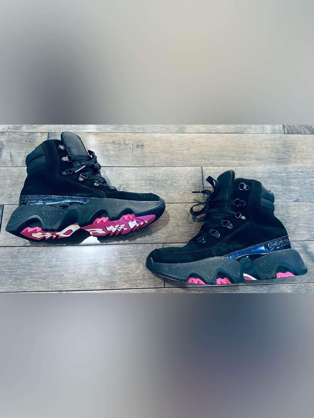 W Sz 7 Black/Iridescent Sorel Kinetic Impact Conquest Aurora Waterproof Boots